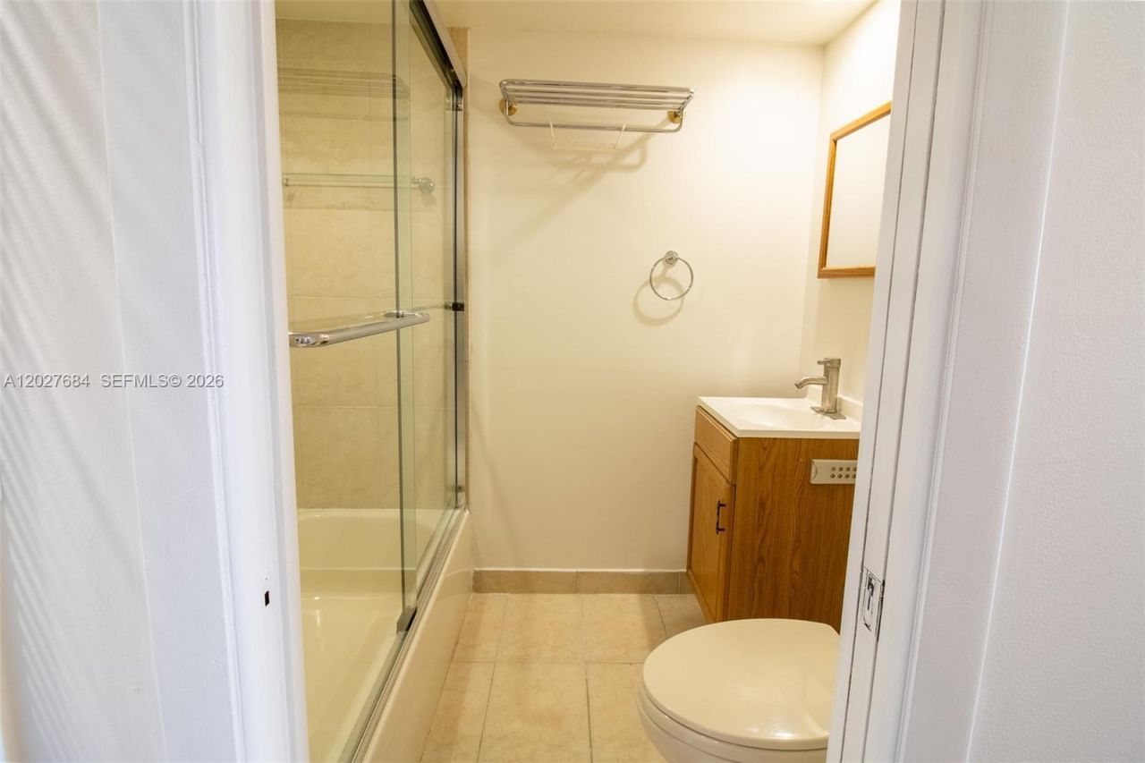 995 SW 84th Ave , Unit 408, Miami, FL 33144 Photo