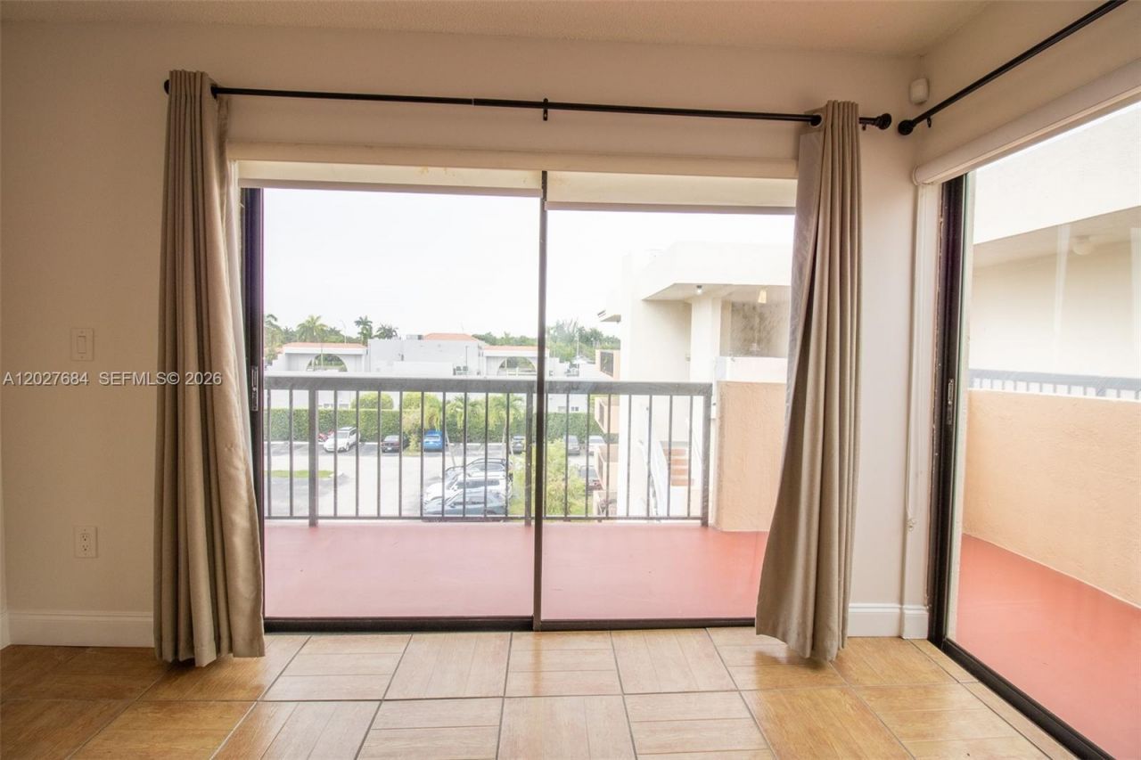 995 SW 84th Ave , Unit 408, Miami, FL 33144 Photo