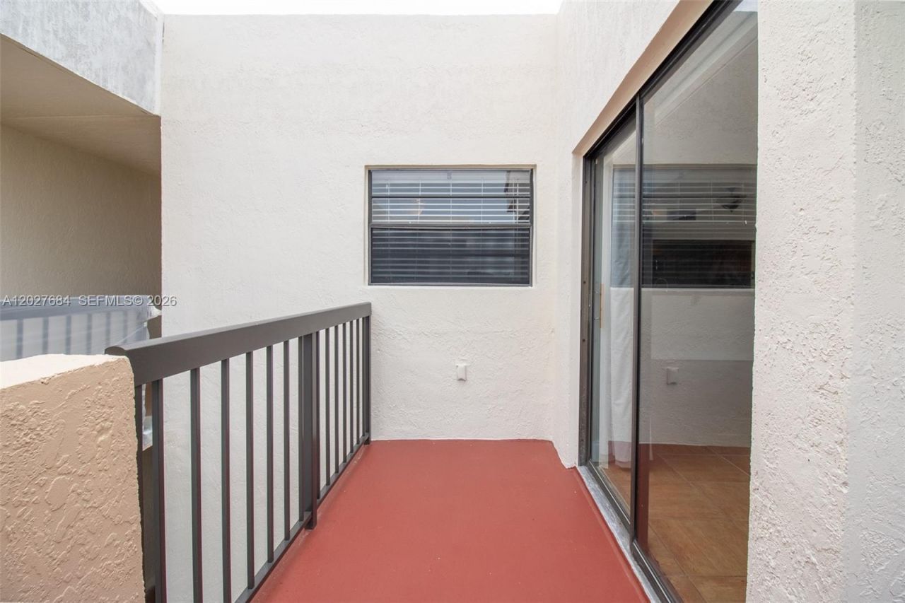 995 SW 84th Ave , Unit 408, Miami, FL 33144 Photo