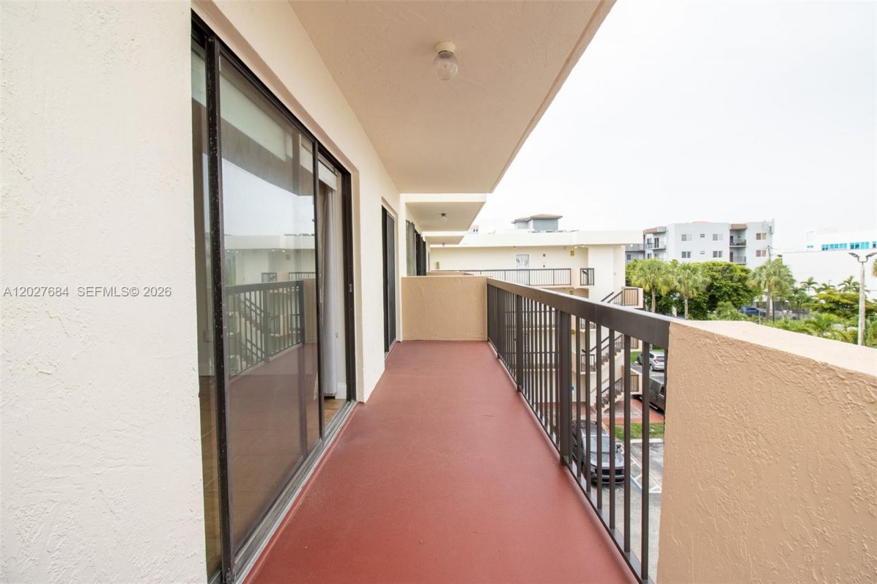 995 SW 84th Ave , Unit 408, Miami, FL 33144 Photo