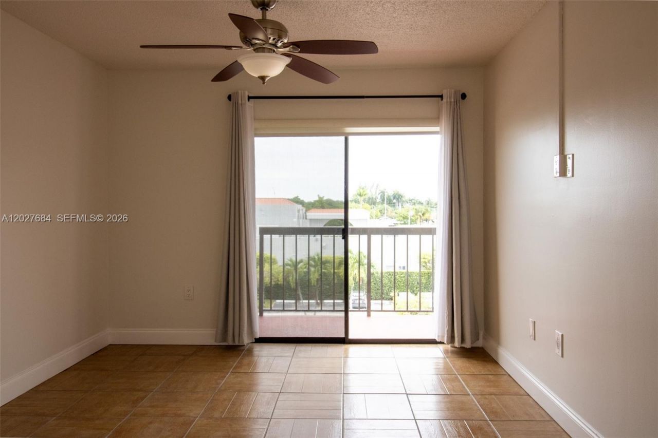 995 SW 84th Ave , Unit 408, Miami, FL 33144 Photo