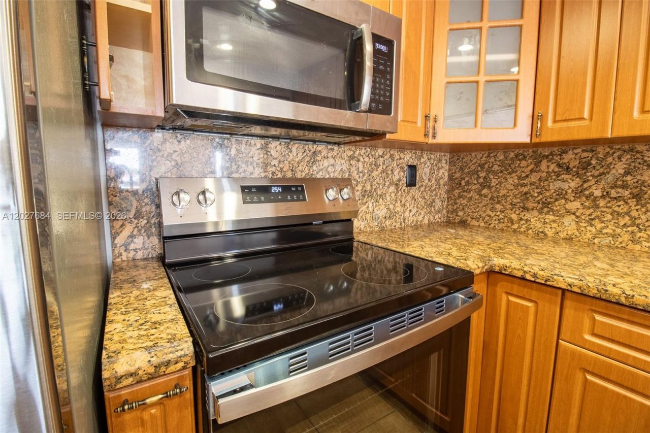 995 SW 84th Ave , Unit 408, Miami, FL 33144 Photo