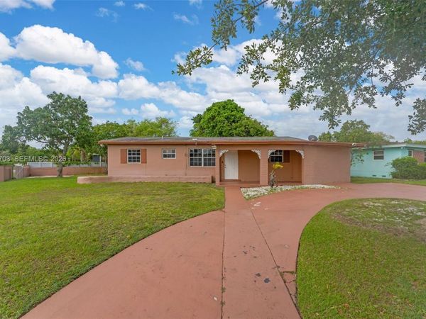 11500 SW 142nd St , Miami, FL 33176