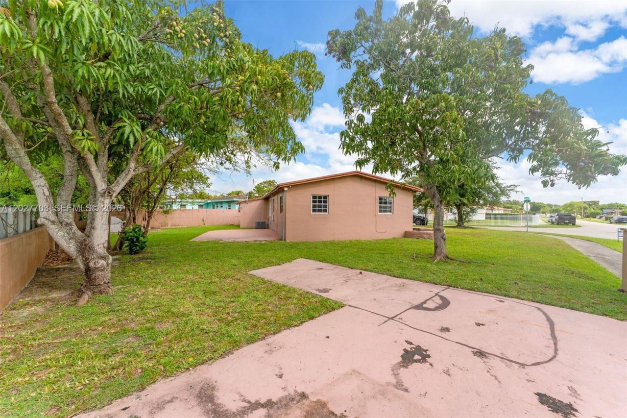 11500 SW 142nd St , Miami, FL 33176 Photo
