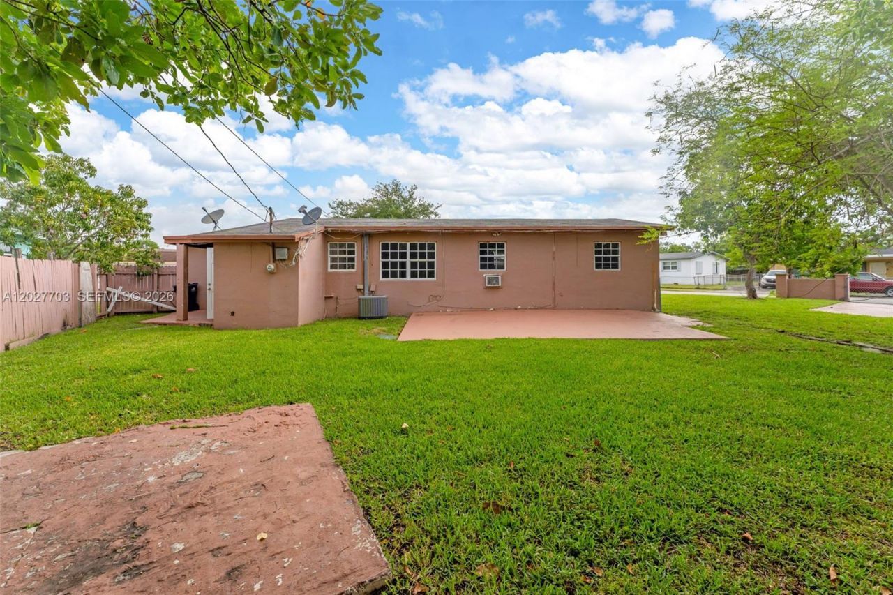 11500 SW 142nd St , Miami, FL 33176 Photo