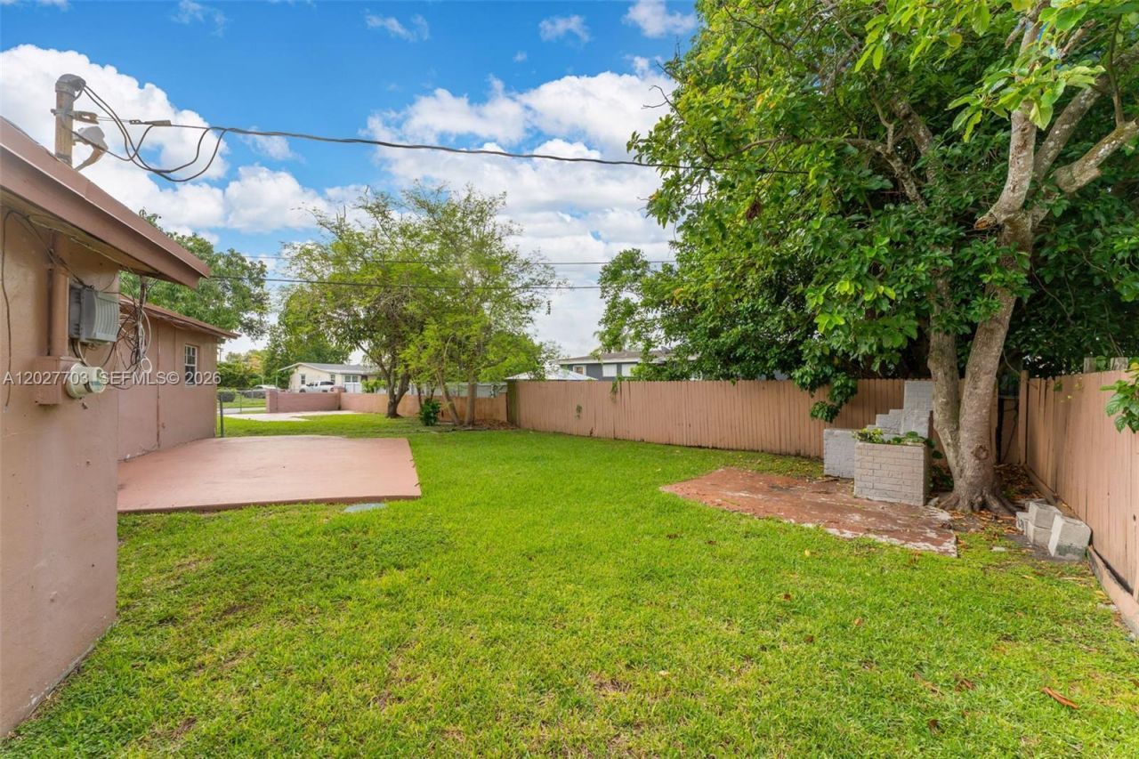 11500 SW 142nd St , Miami, FL 33176 Photo