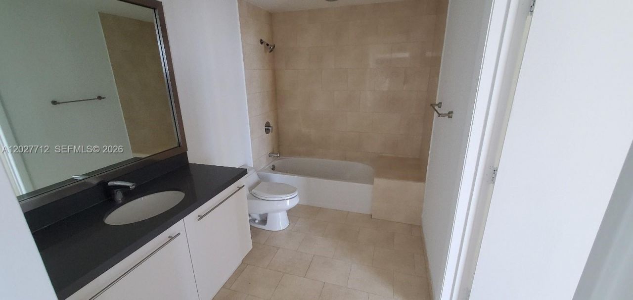 90 SW 3rd St , Unit 2705, Miami, FL 33130 Photo