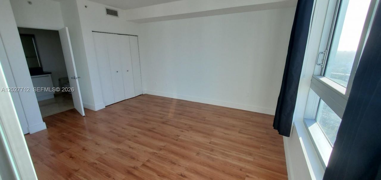 90 SW 3rd St , Unit 2705, Miami, FL 33130 Photo