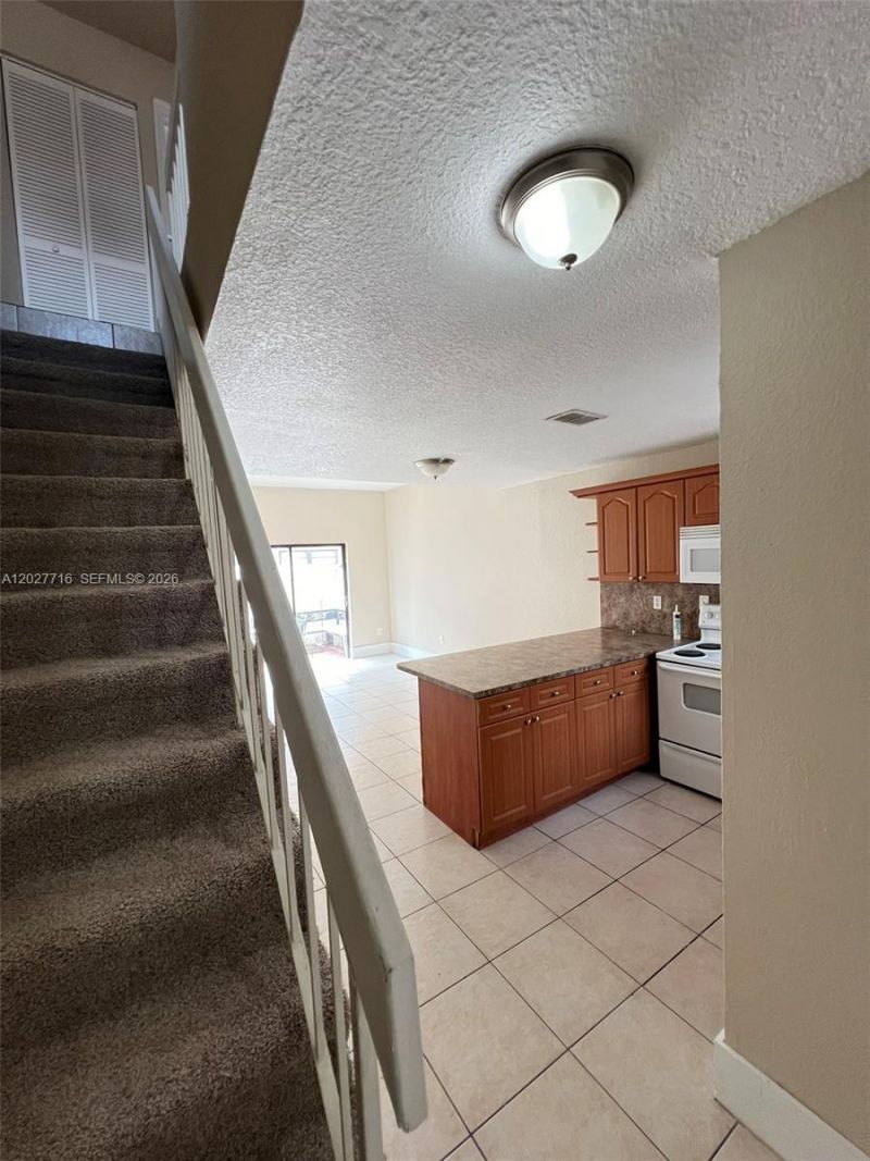 5694 W 25th Ct , Unit 5694, Hialeah, FL 33016 Photo