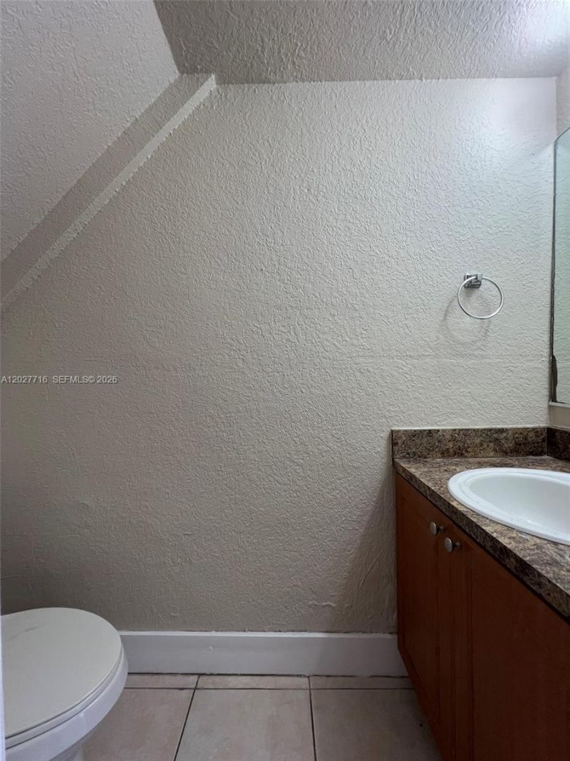5694 W 25th Ct , Unit 5694, Hialeah, FL 33016 Photo