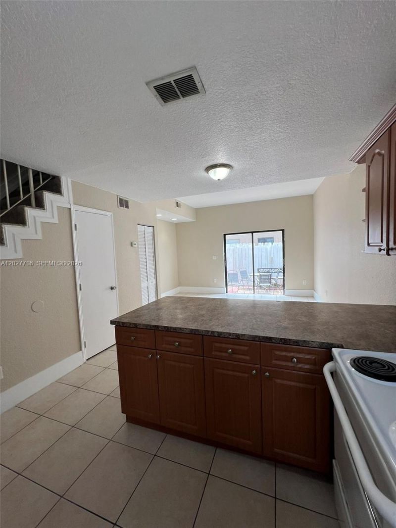5694 W 25th Ct , Unit 5694, Hialeah, FL 33016 Photo