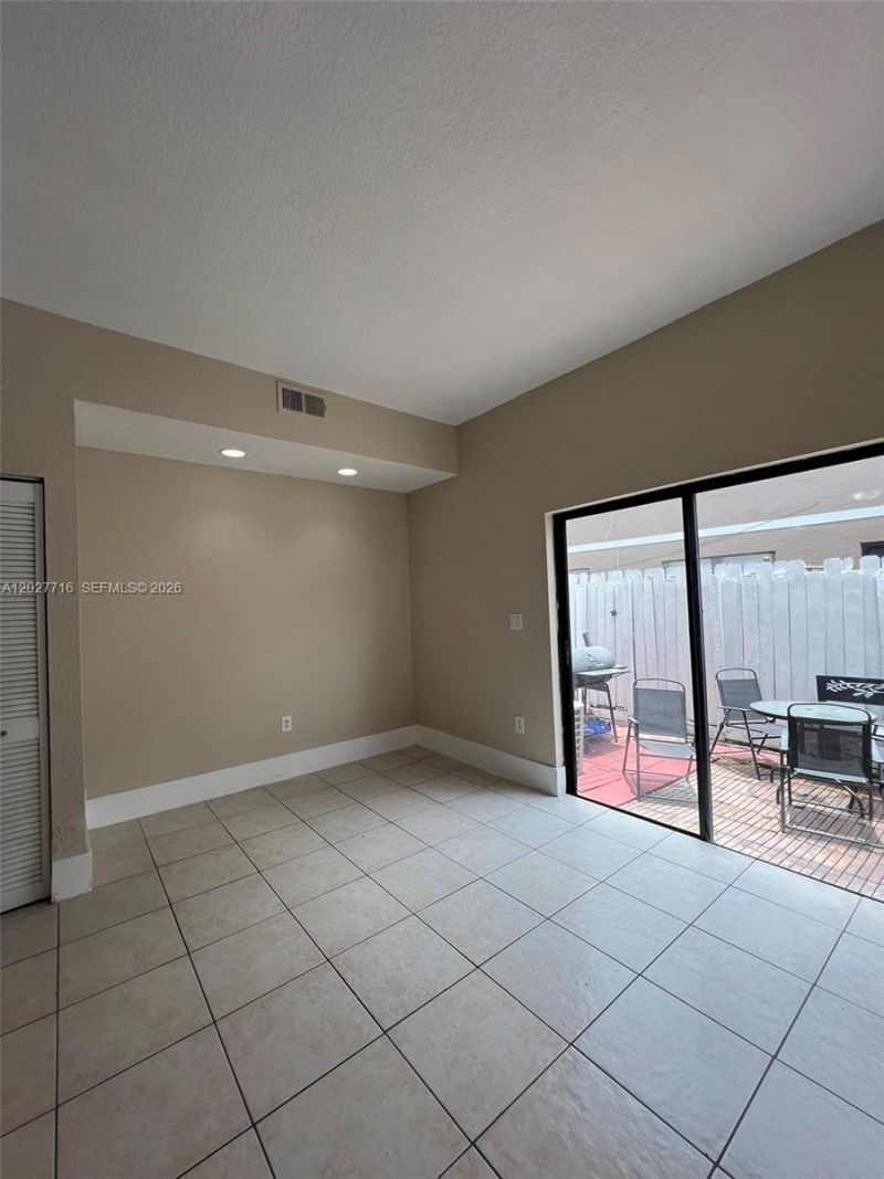 5694 W 25th Ct , Unit 5694, Hialeah, FL 33016 Photo