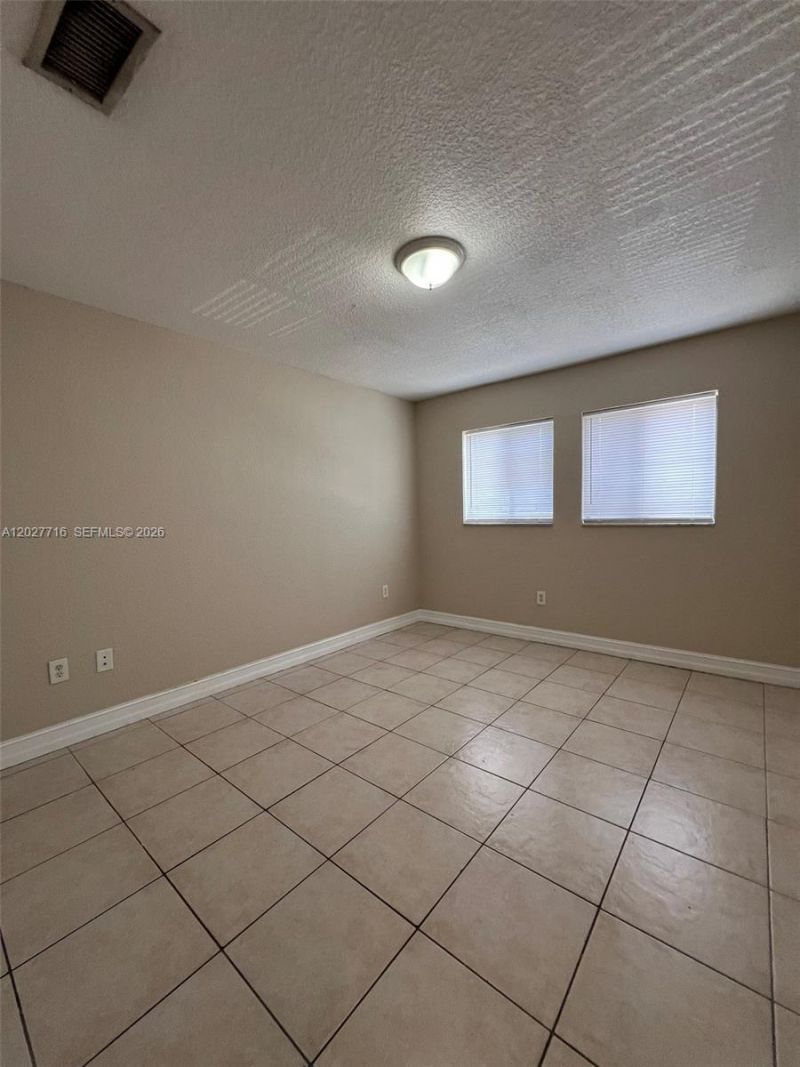 5694 W 25th Ct , Unit 5694, Hialeah, FL 33016 Photo
