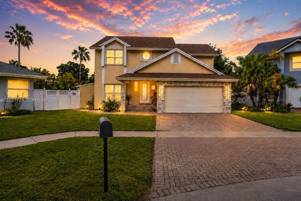 1051 SW 95th Ter, Pembroke Pines, FL 33025 Photo