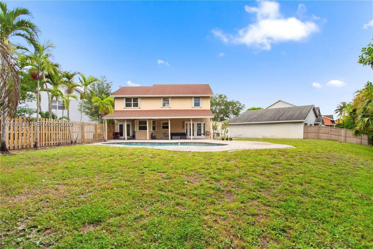 1051 SW 95th Ter, Pembroke Pines, FL 33025 Photo