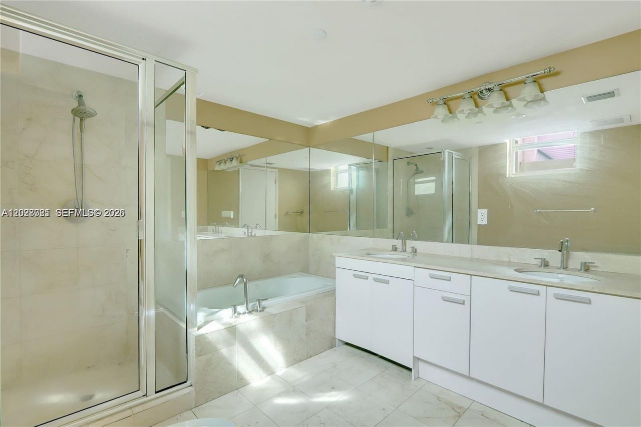 3131 NE 188th St , Unit 1-1205, Aventura, FL 33180 Photo