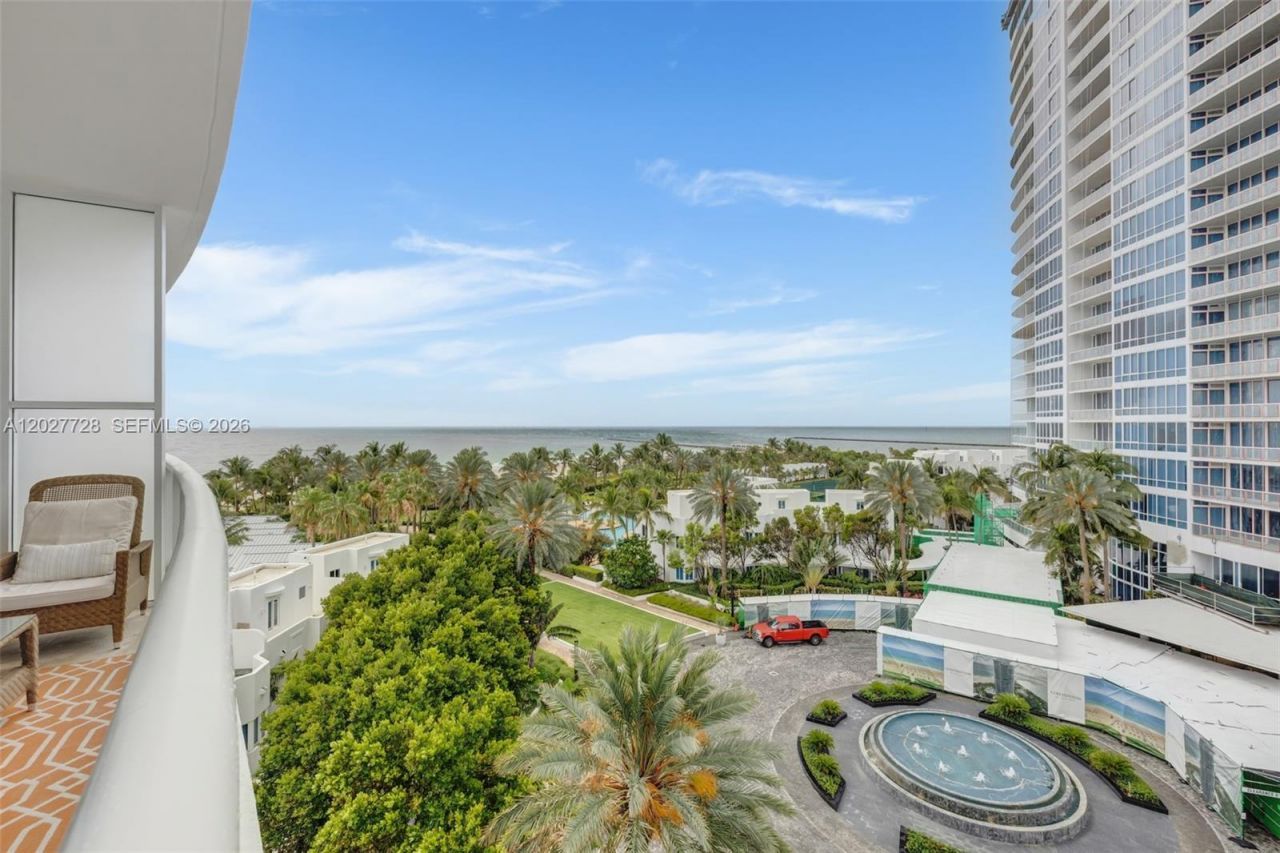 50 S Pointe Dr, Unit 903, Miami Beach, FL 33139 Photo