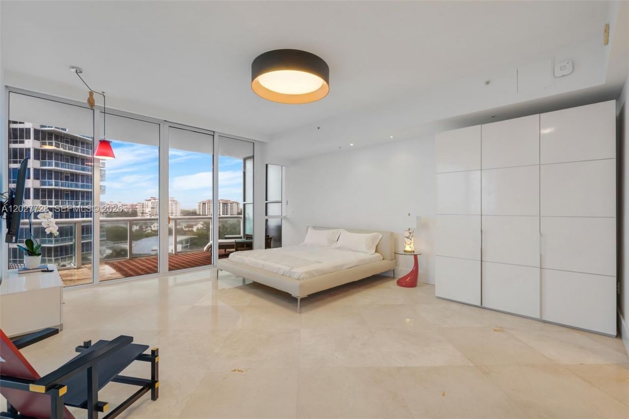 50 S Pointe Dr, Unit 903, Miami Beach, FL 33139 Photo