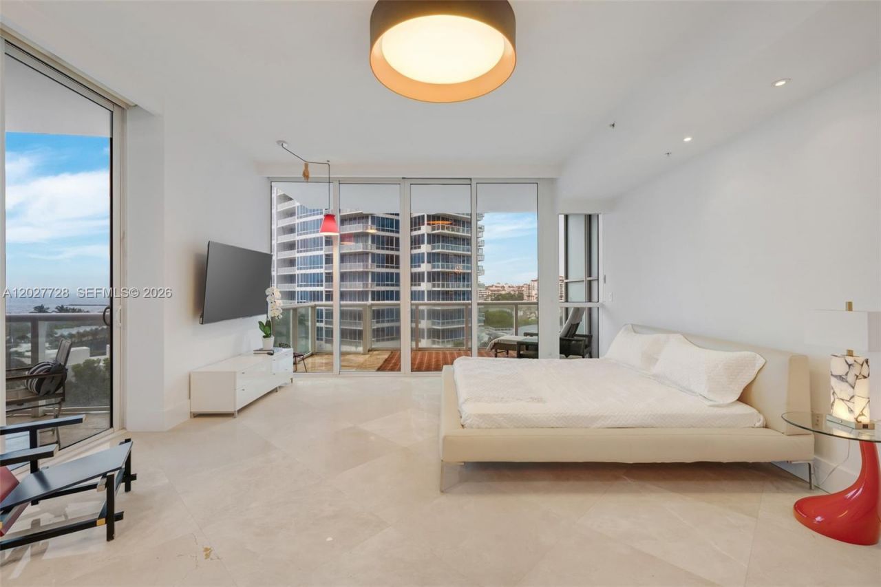 50 S Pointe Dr, Unit 903, Miami Beach, FL 33139 Photo