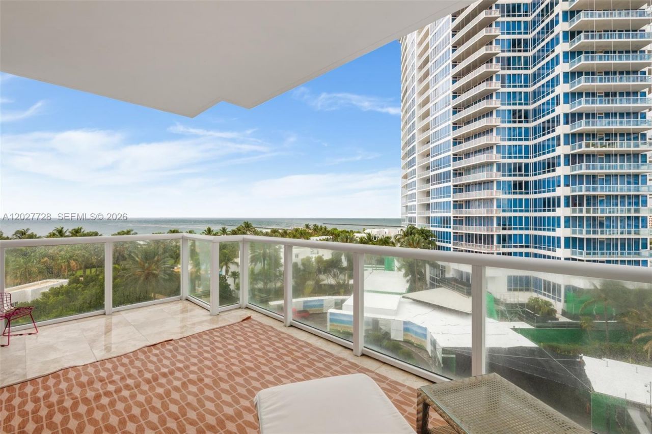 50 S Pointe Dr, Unit 903, Miami Beach, FL 33139 Photo
