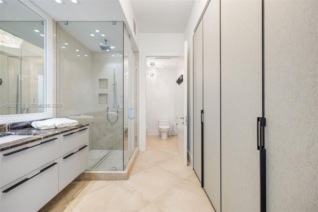 50 S Pointe Dr, Unit 903, Miami Beach, FL 33139 Photo