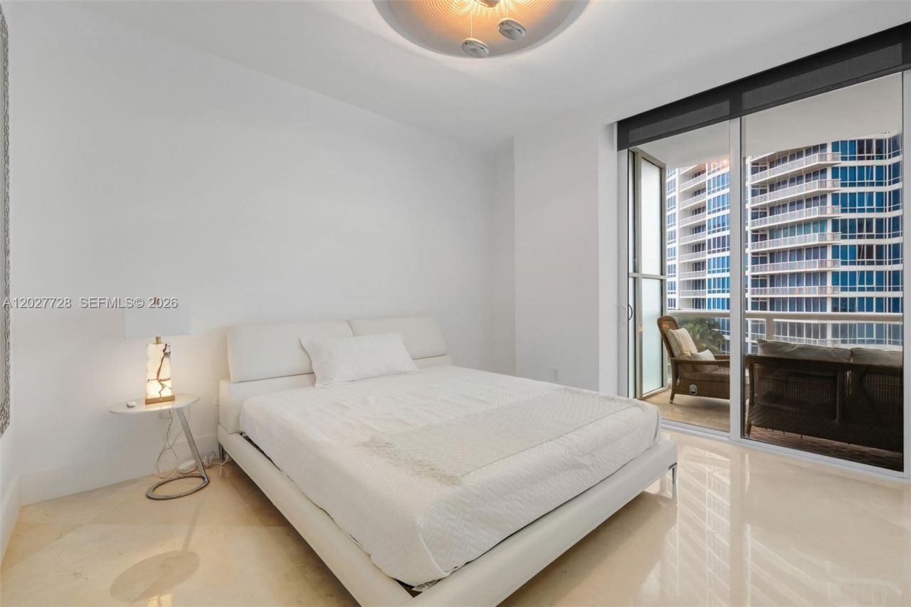 50 S Pointe Dr, Unit 903, Miami Beach, FL 33139 Photo
