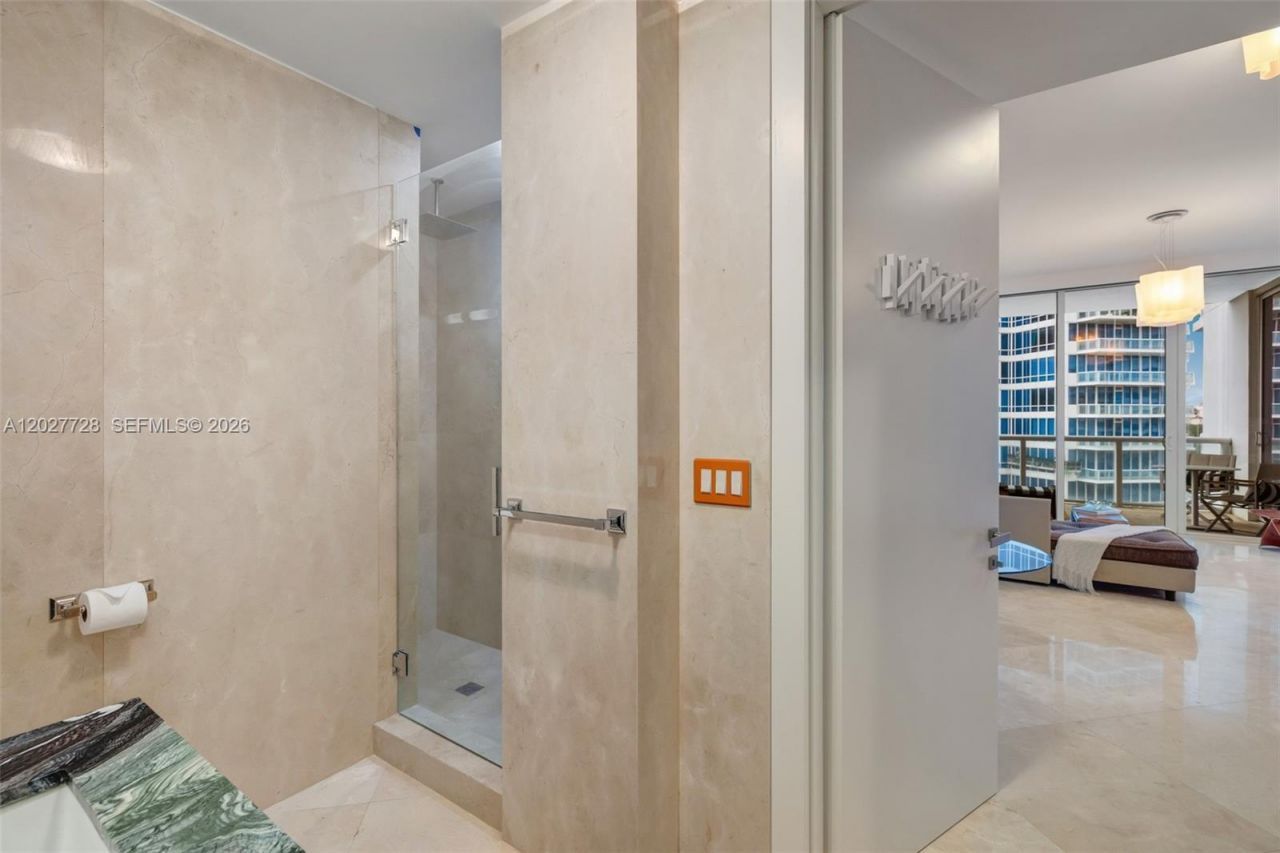 50 S Pointe Dr, Unit 903, Miami Beach, FL 33139 Photo