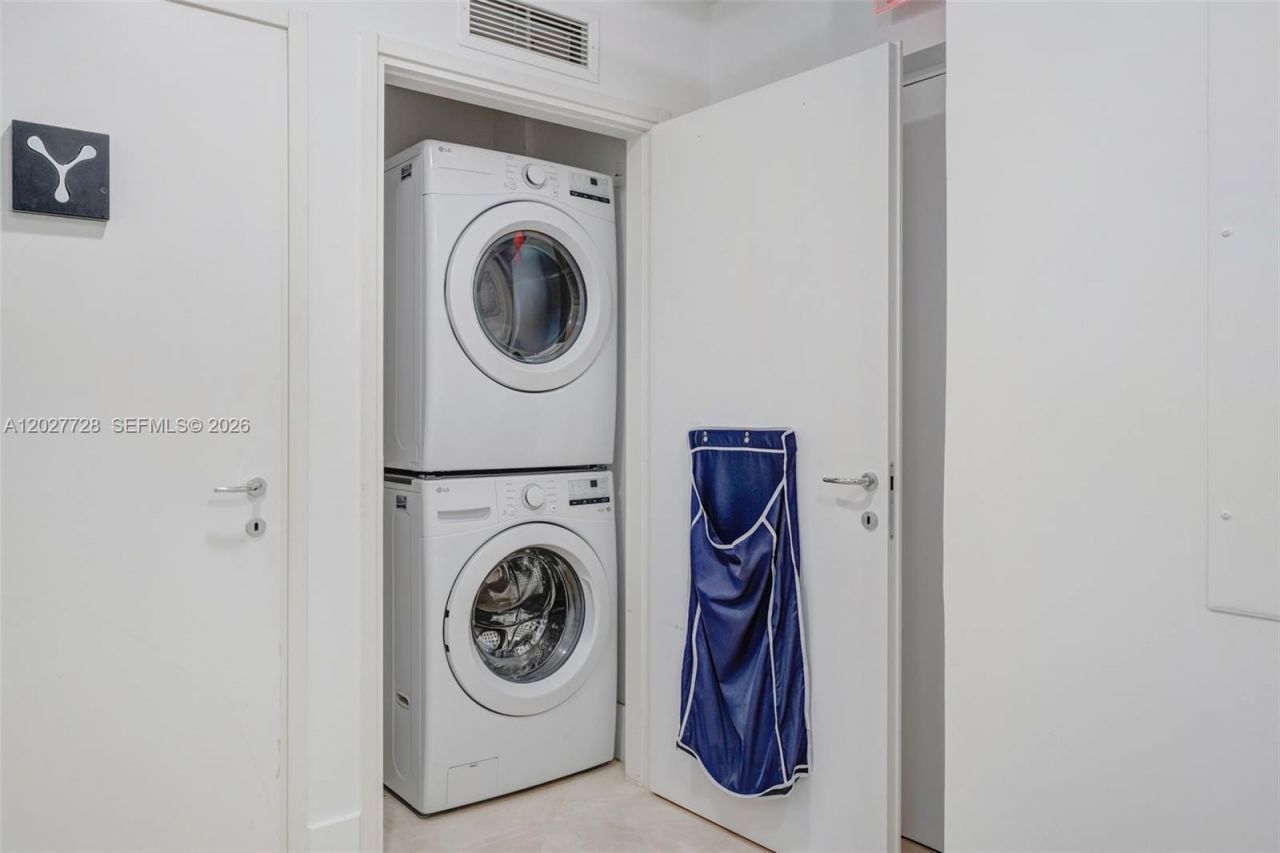 50 S Pointe Dr, Unit 903, Miami Beach, FL 33139 Photo