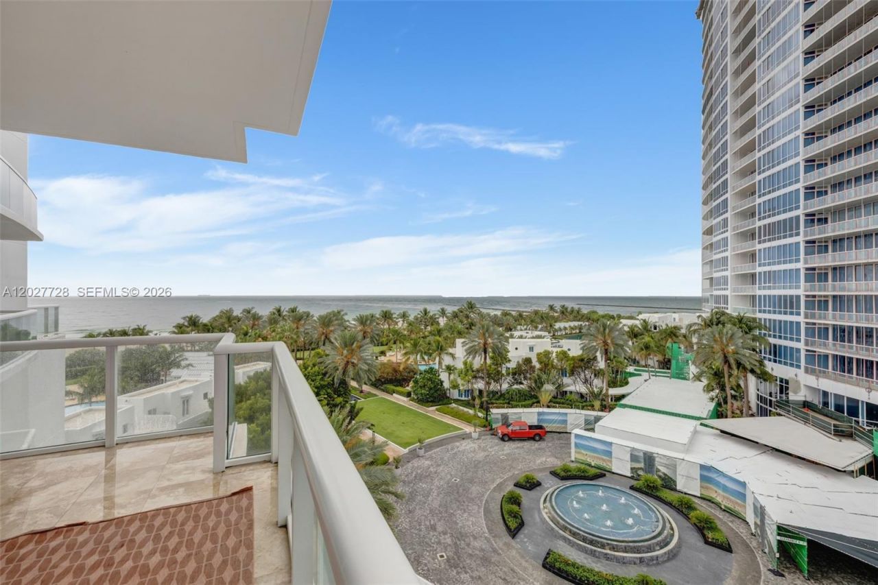 50 S Pointe Dr, Unit 903, Miami Beach, FL 33139 Photo