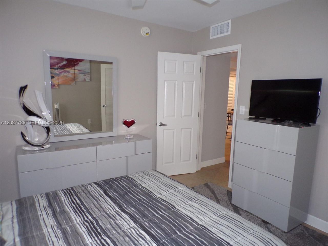 3010 Marcos Dr , Unit R314, Aventura, FL 33160 Photo
