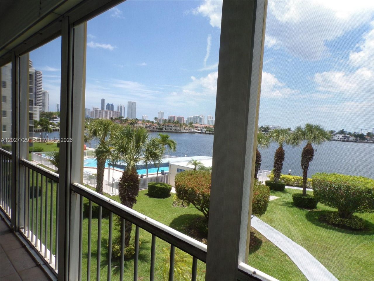 3010 Marcos Dr , Unit R314, Aventura, FL 33160 Photo