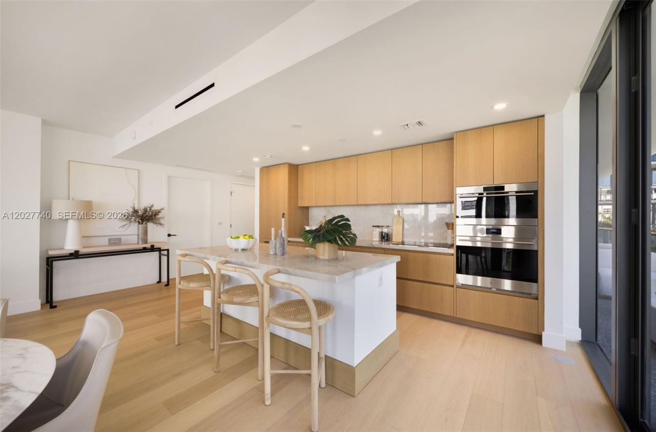 1177 Kane Concourse , Unit 404, Bay Harbor Islands, FL 33154 Photo