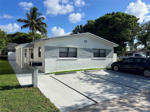 2226 Cody St , Hollywood, FL 33020