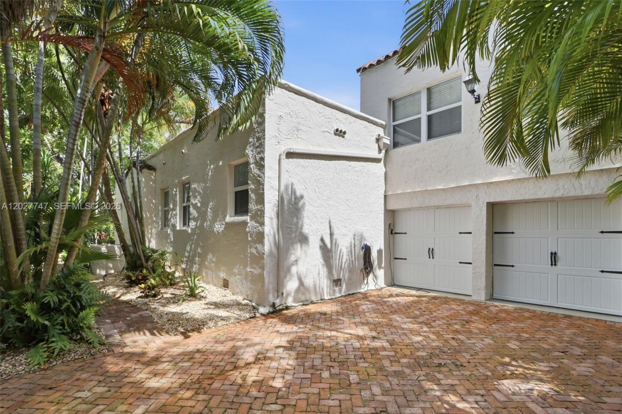 1215 Madrid St , Coral Gables, FL 33134 Photo