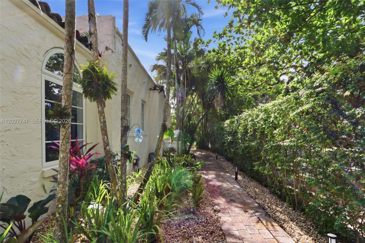 1215 Madrid St , Coral Gables, FL 33134 Photo