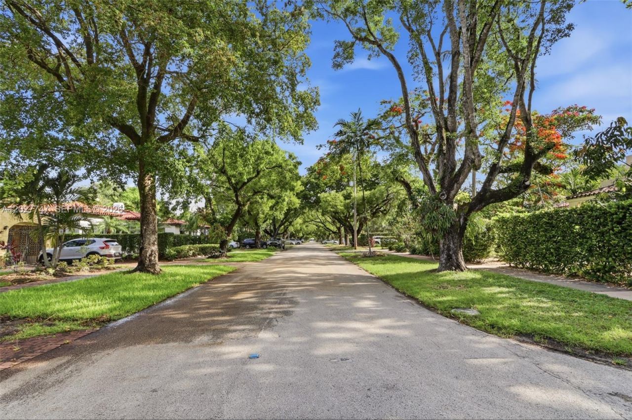 1215 Madrid St , Coral Gables, FL 33134 Photo