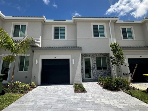 643 SE 15th St, Homestead, FL 33034