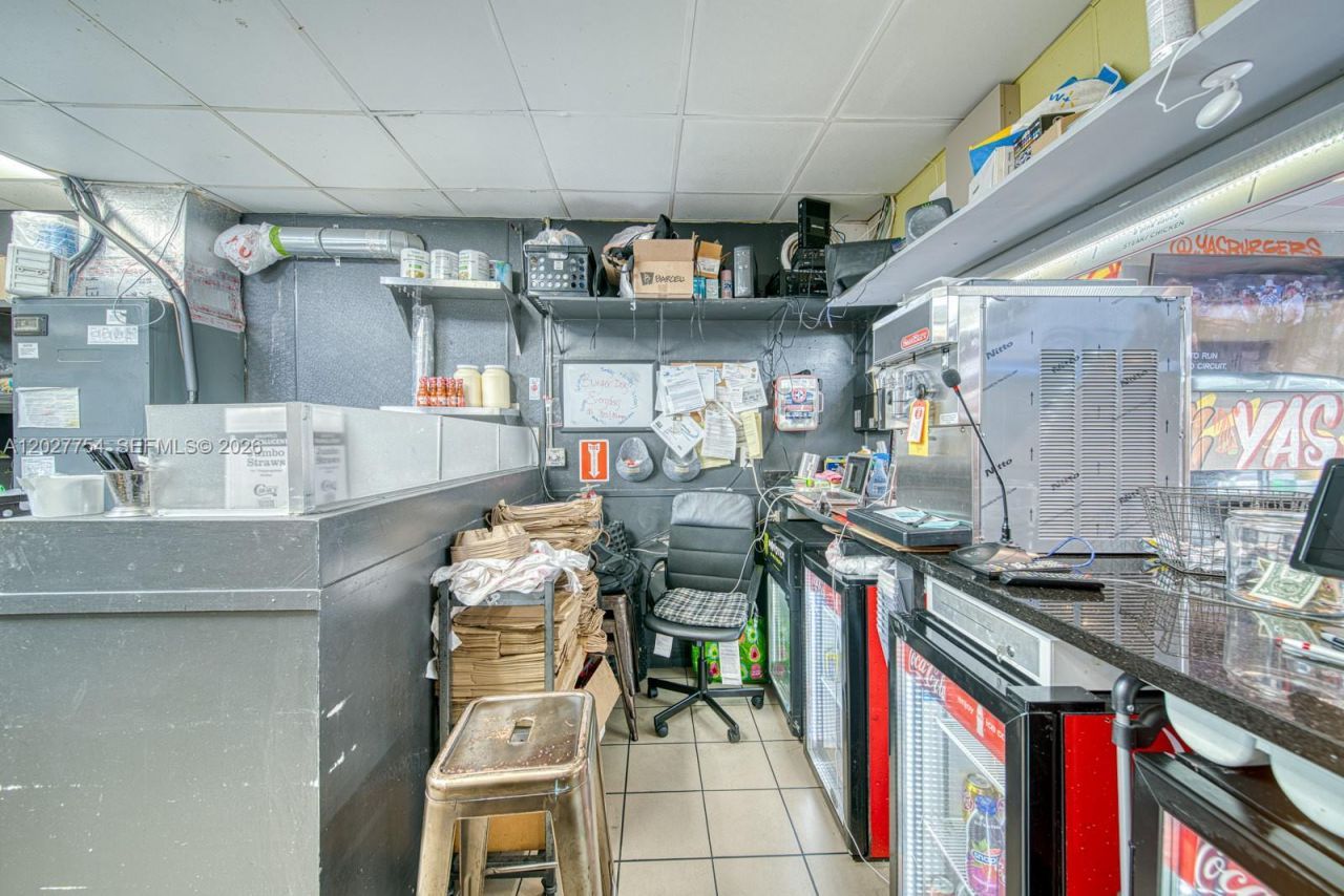 Burger Joint For Sale In Hialeah Gardens , Hialeah, FL 33018 Photo