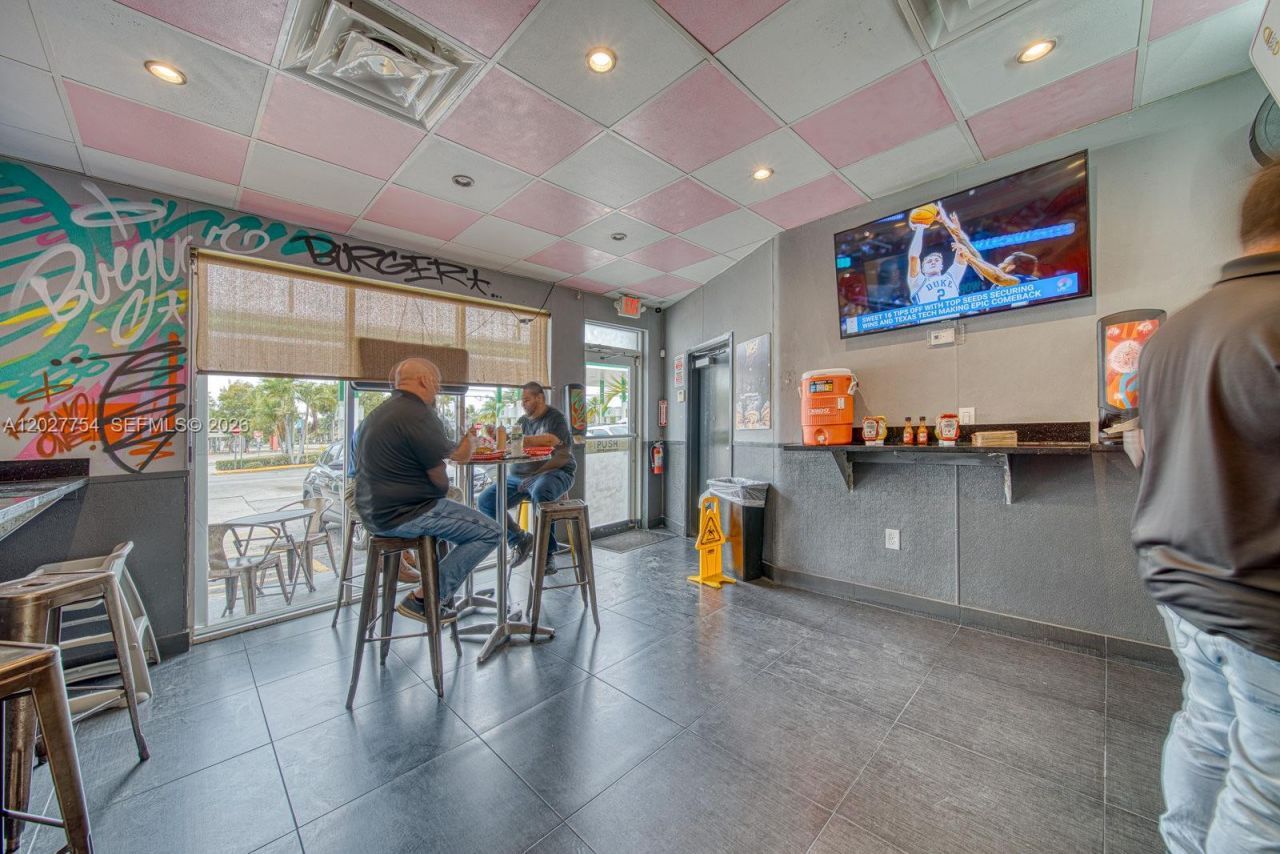 Burger Joint For Sale In Hialeah Gardens , Hialeah, FL 33018 Photo