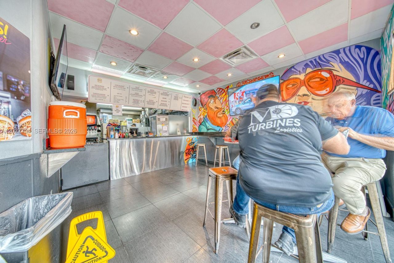 Burger Joint For Sale In Hialeah Gardens , Hialeah, FL 33018 Photo