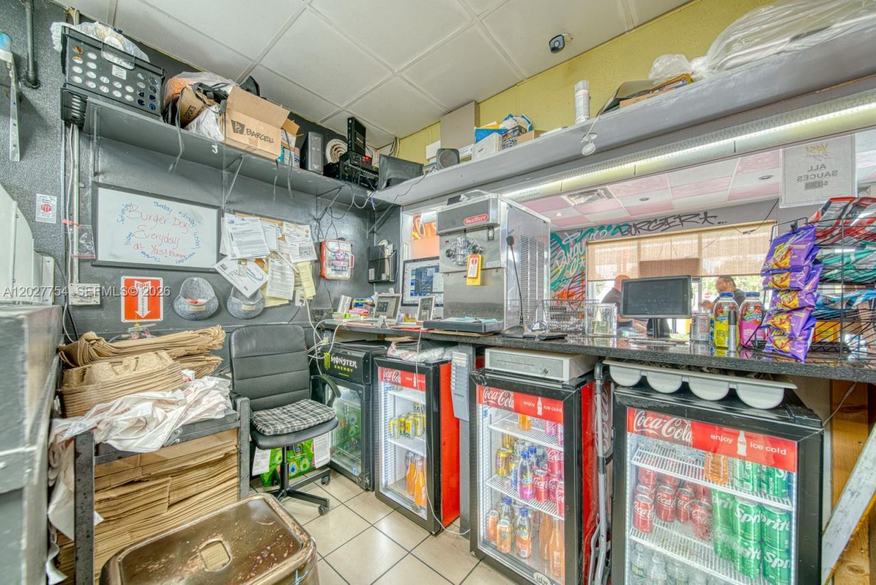 Burger Joint For Sale In Hialeah Gardens , Hialeah, FL 33018 Photo