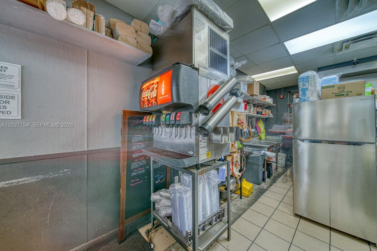 Burger Joint For Sale In Hialeah Gardens , Hialeah, FL 33018 Photo