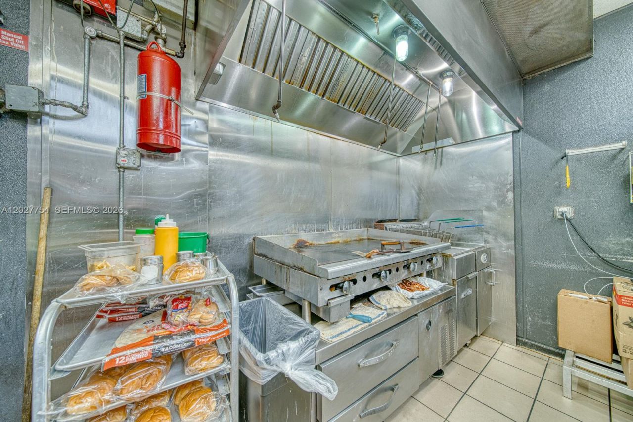 Burger Joint For Sale In Hialeah Gardens , Hialeah, FL 33018 Photo