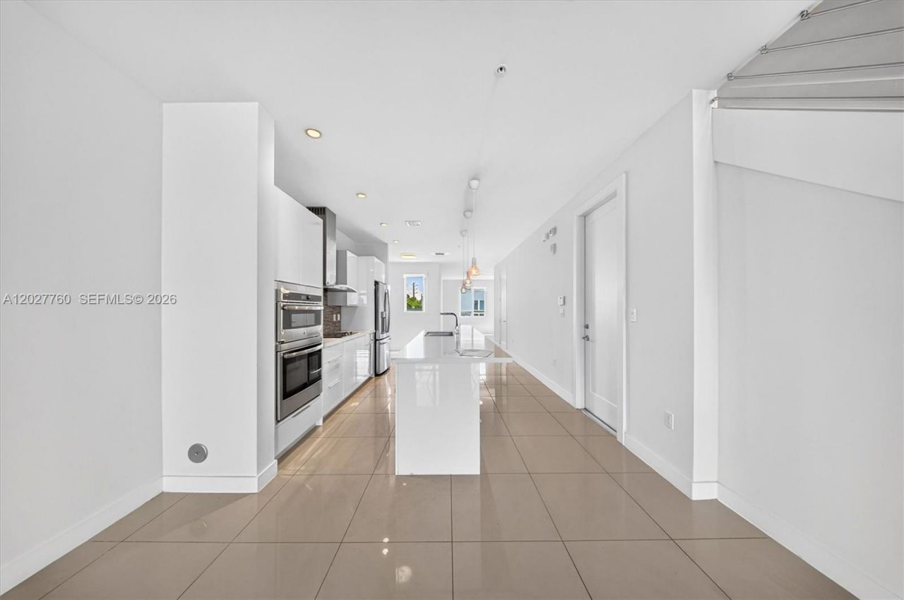 6310 NW 103rd Pl , Unit 202, Doral, FL 33178 Photo