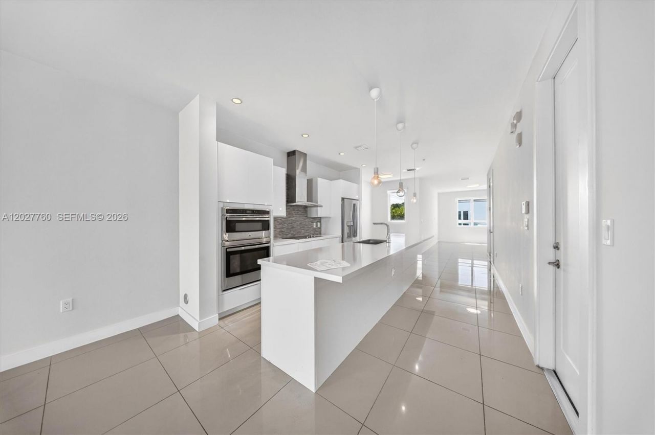 6310 NW 103rd Pl , Unit 202, Doral, FL 33178 Photo