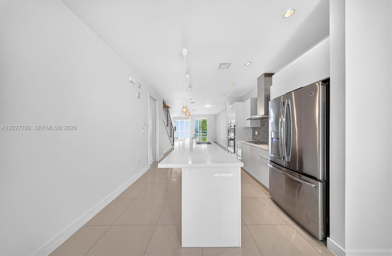 6310 NW 103rd Pl , Unit 202, Doral, FL 33178 Photo