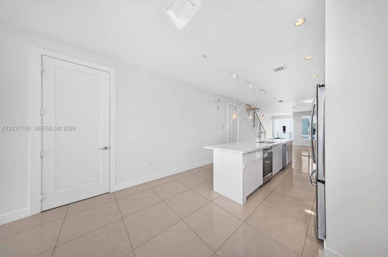 6310 NW 103rd Pl , Unit 202, Doral, FL 33178 Photo