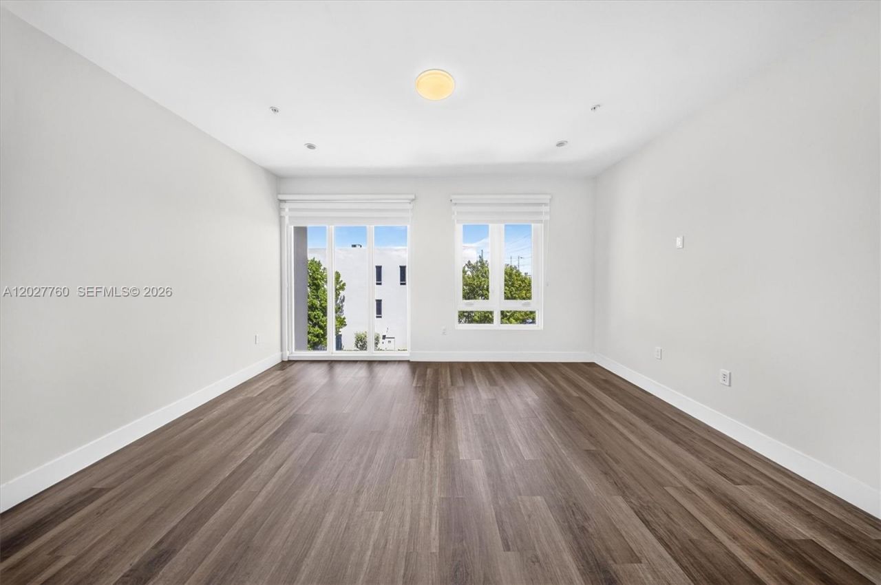 6310 NW 103rd Pl , Unit 202, Doral, FL 33178 Photo