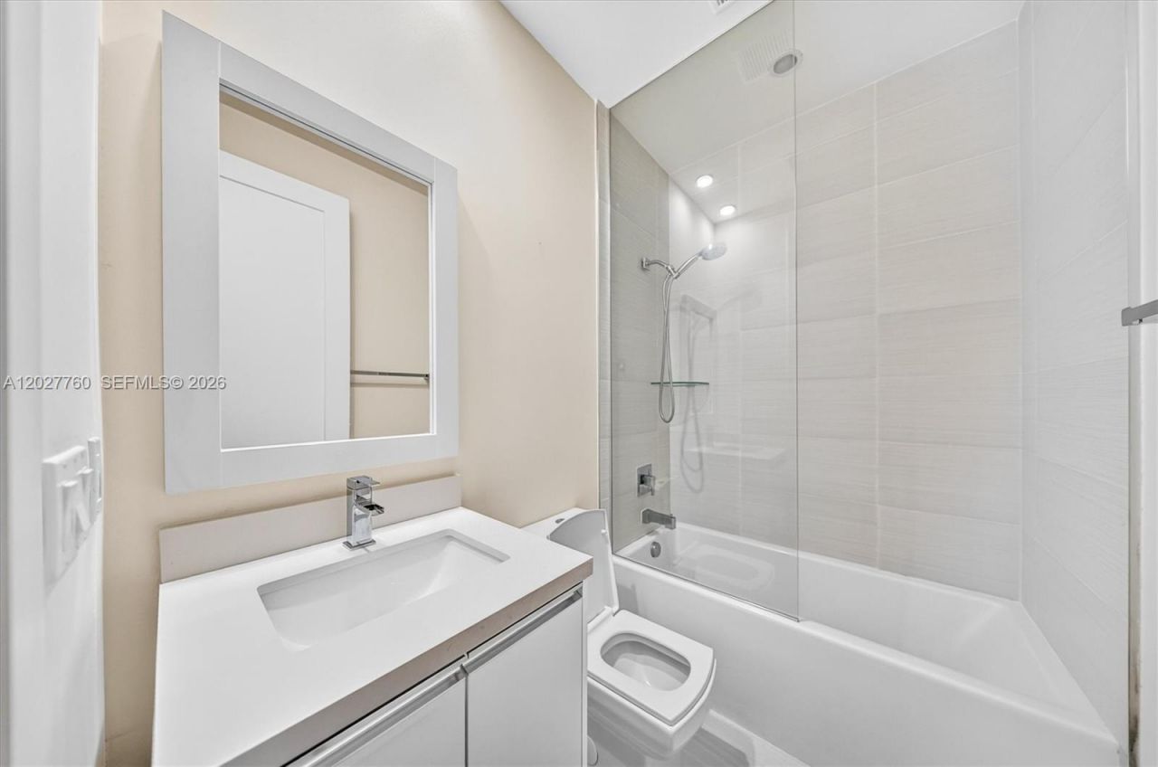 6310 NW 103rd Pl , Unit 202, Doral, FL 33178 Photo