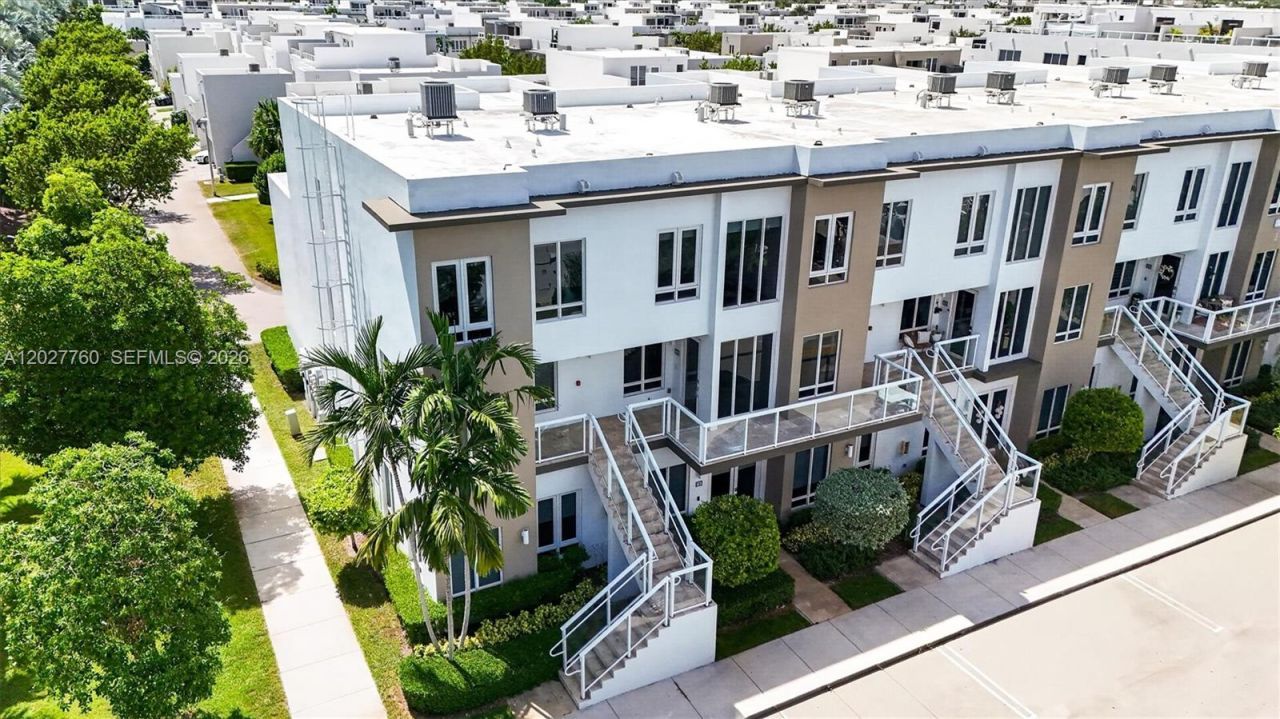 6310 NW 103rd Pl , Unit 202, Doral, FL 33178 Photo